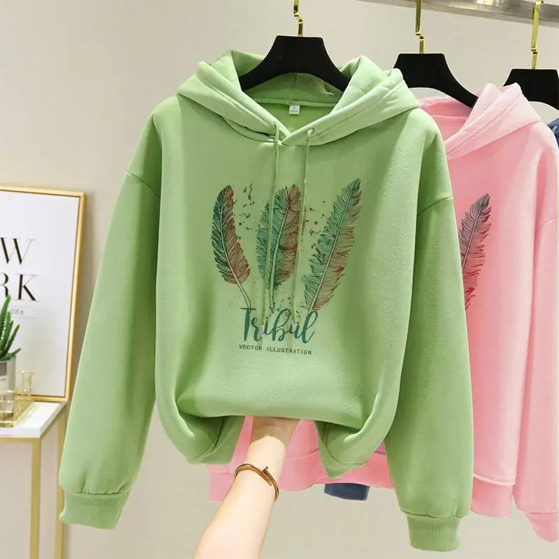 Fashionable Feather Printed Hoodie for Women